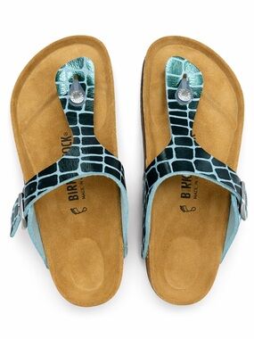 Birkenstock Gizeh Thong Sandals in Teal Croc-Embossed